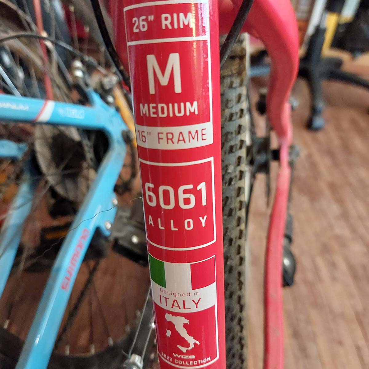 bicicleta montañera wize zero roja con blanco 26"