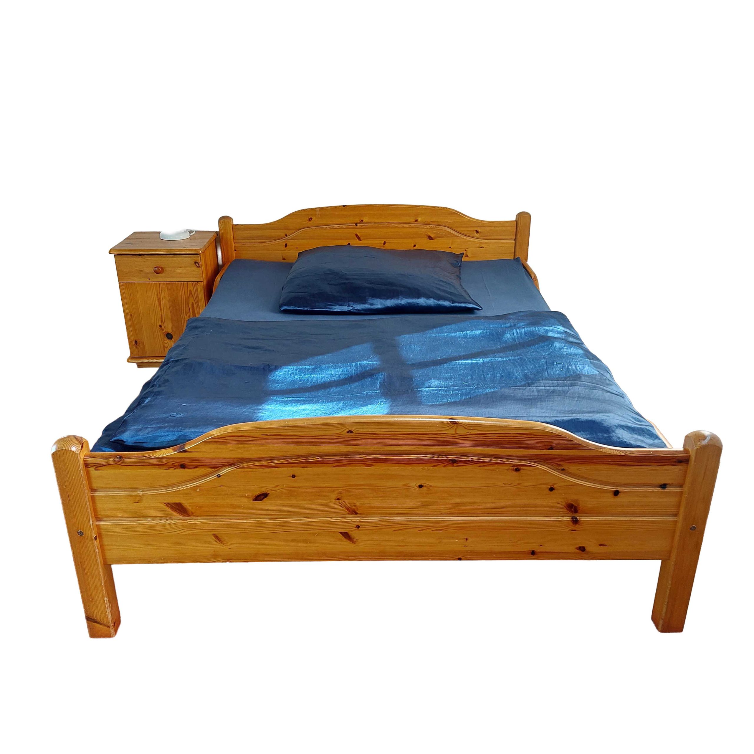 Cama de madera de pino 1.5 plazas + velador + colchón