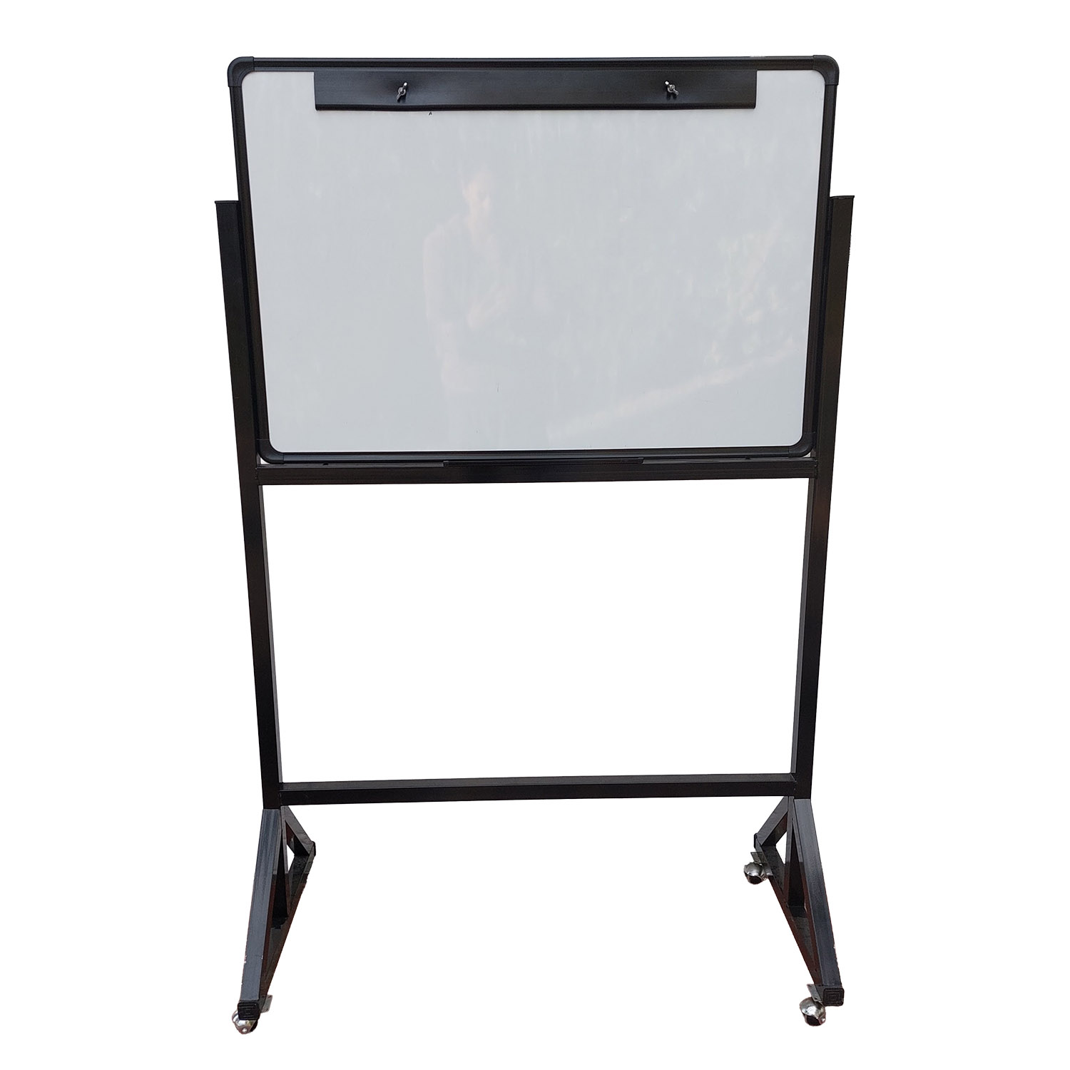Pizarra movible 0,90mt x 0,60mt x 1,50mt con portapapelógrafo